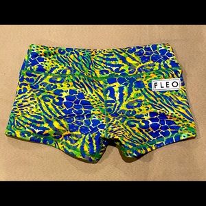 Sz small Fleo shorts